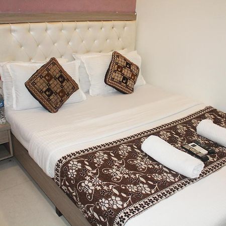 Hotel Time Gold Near Domestics Airport Mumbai Exteriör bild
