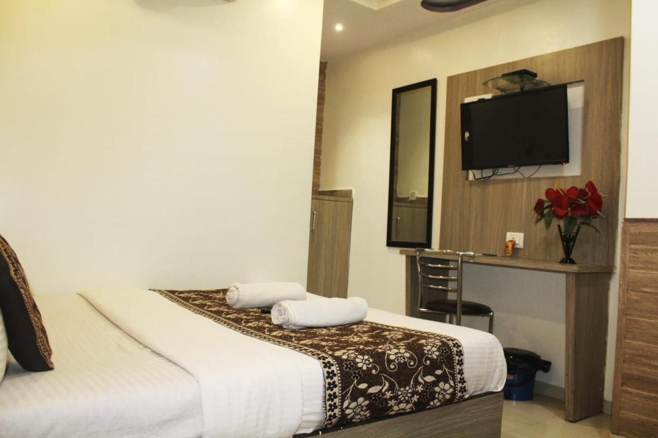 Hotel Time Gold Near Domestics Airport Mumbai Exteriör bild