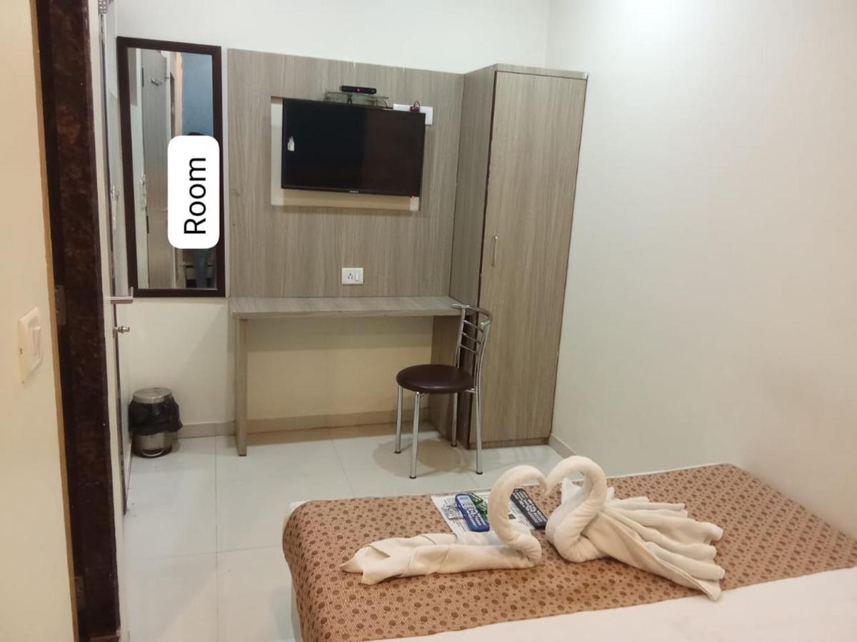 Hotel Time Gold Near Domestics Airport Mumbai Exteriör bild